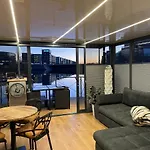 Hausboot Lore Duisburg