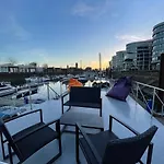 Botel Hausboot Lore