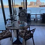 Botel Hausboot Lore
