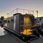 Hausboot Lore * Duisburg
