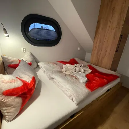 Hausboot Lore Ботель *