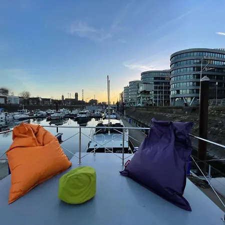 Hausboot Lore Ботель Дуйсбург