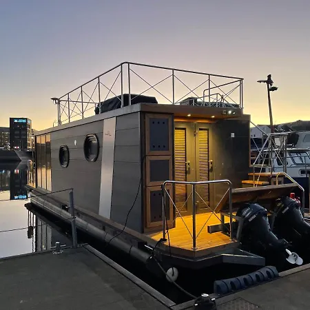 Hausboot Lore * Duisburg