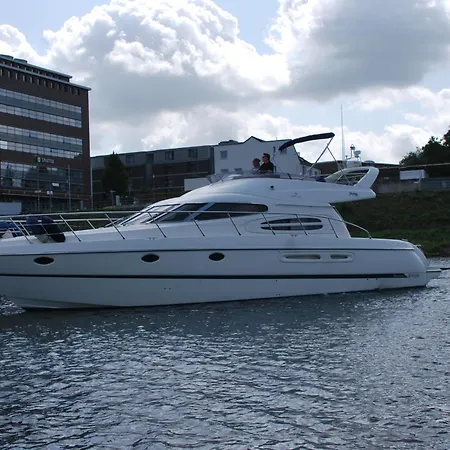 Hausboot Lore Botel Duisburg