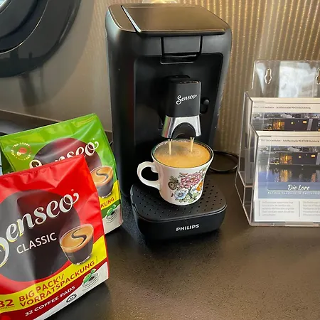 Hausboot Lore Дуйсбург