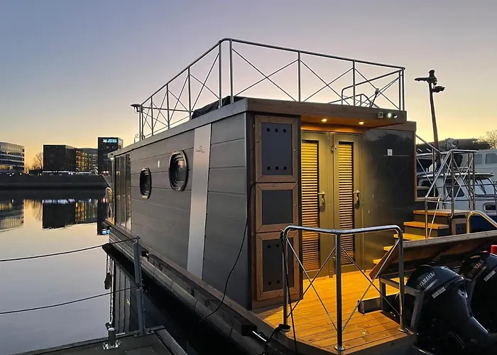 Hausboot Lore * Duisburgo