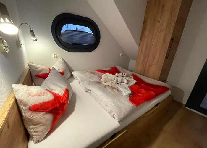 Hausboot Lore Botel *