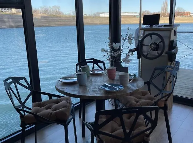 Hausboot Lore دوسبرغ