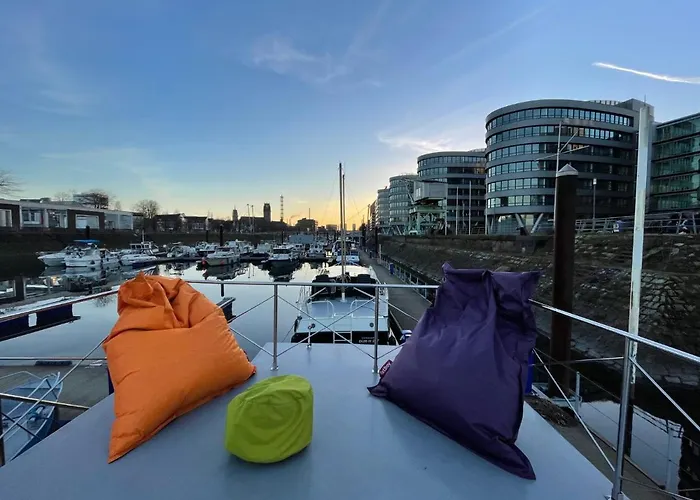 Hausboot Lore Botel Duisburgo