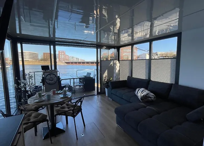 Hausboot Lore Botel Duisburgo