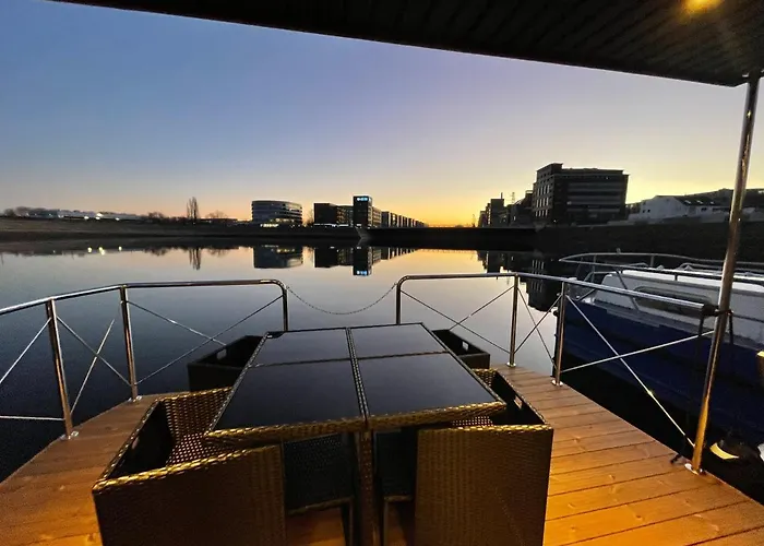 Hausboot Lore Duisburgo