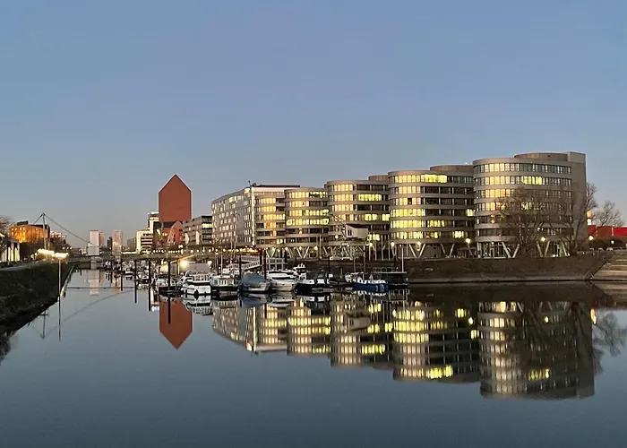 Botel Hausboot Lore *