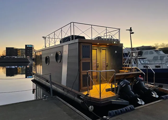 Hausboot Lore * Duisburgo