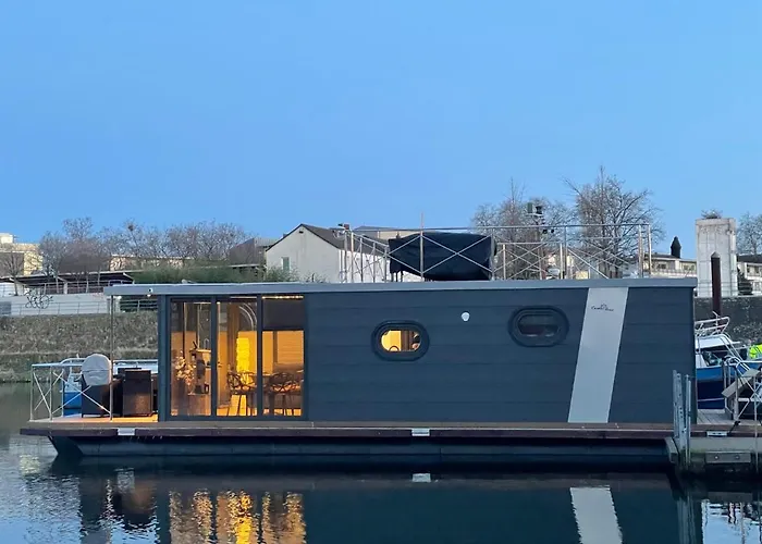 船屋 Hausboot Lore 杜伊斯堡