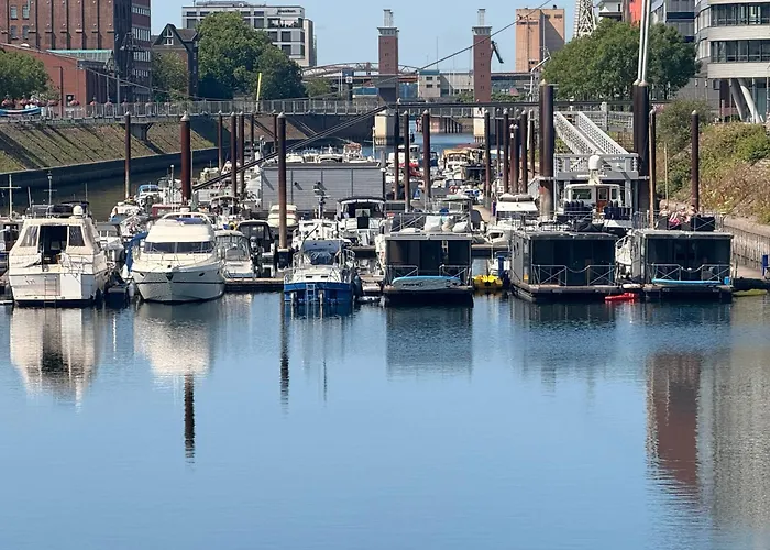 Hausboot Lore Botel Duisburgo